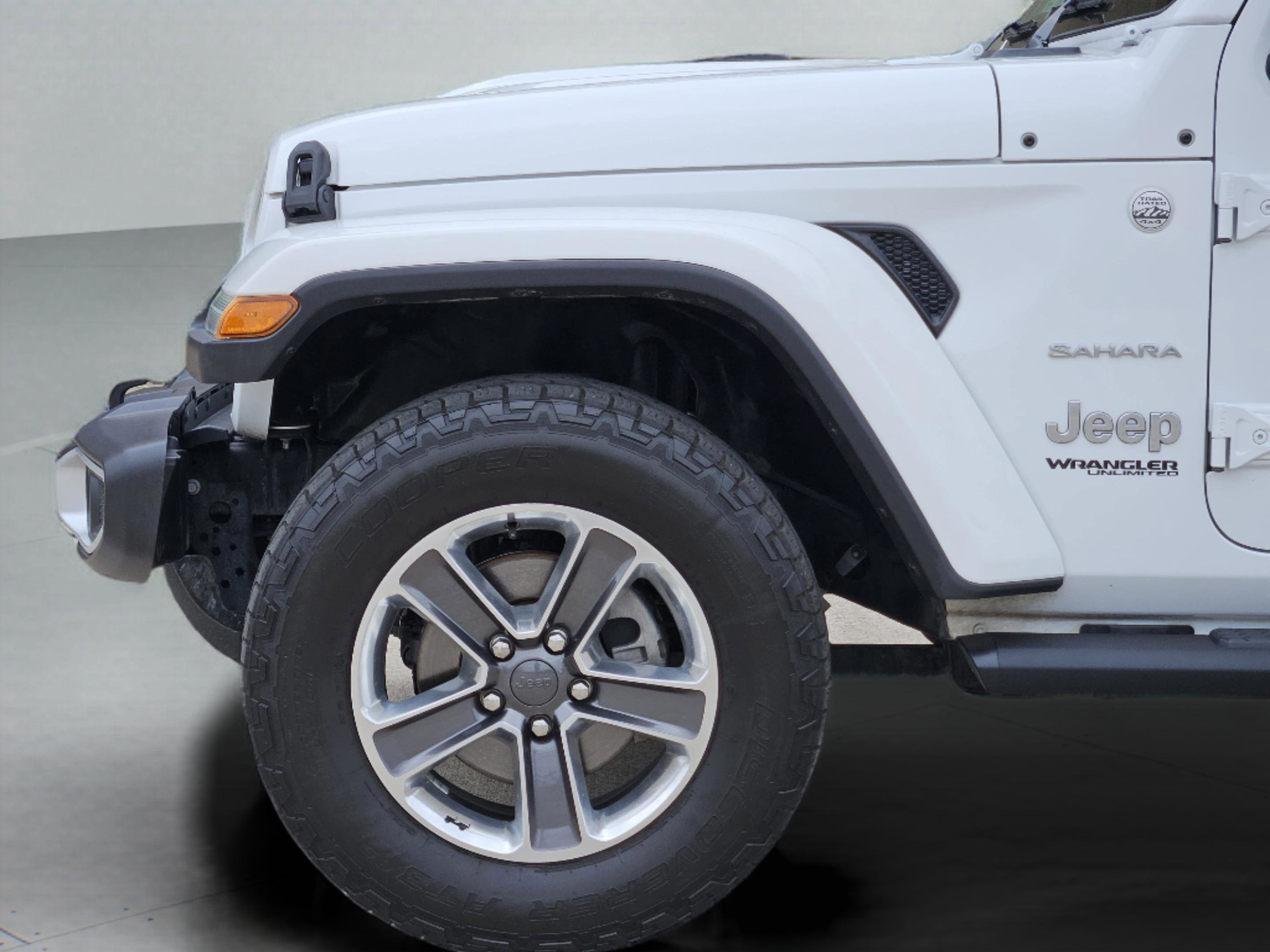 Used 2021 Jeep Wrangler Unlimited Sahara w/ LED Lighting Group image 12