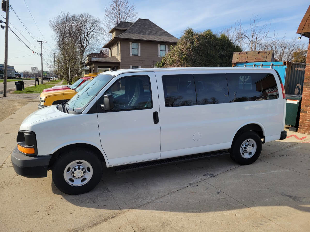 Used 2015 Chevrolet Express 2500 LS RWD image 3