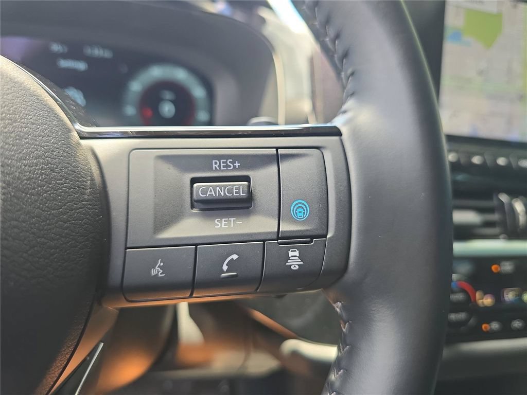 Used 2025 Nissan Pathfinder Platinum FWD image 22
