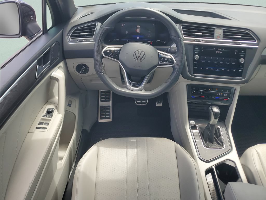 Used 2024 Volkswagen Tiguan SE R-Line FWD image 12