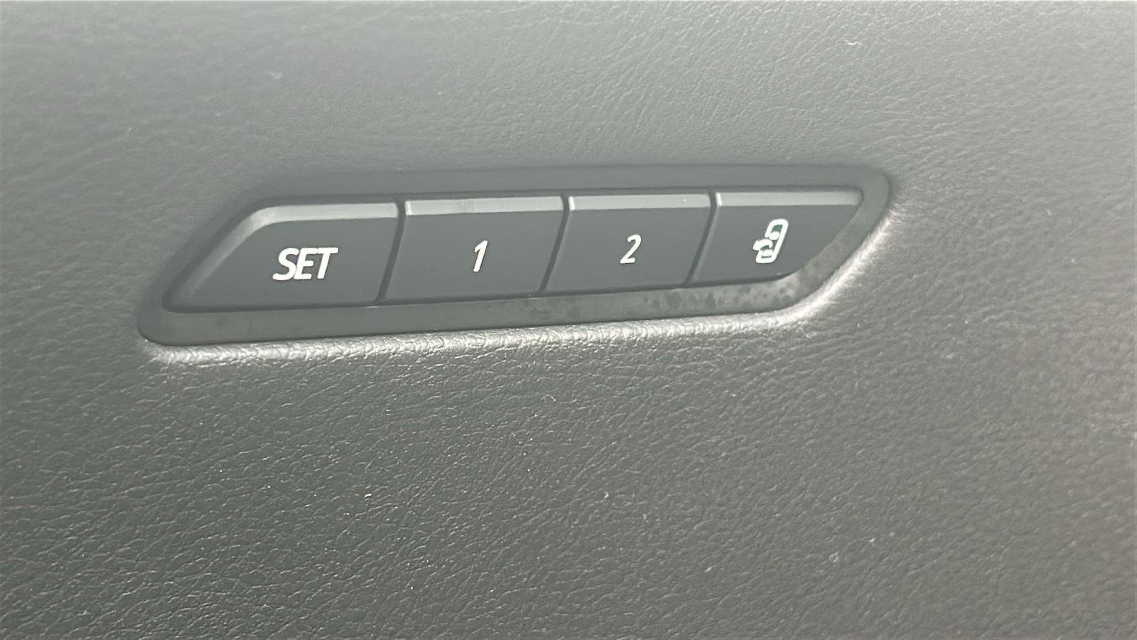 Used 2022 Cadillac XT6 Sport w/ Technology Package image 17