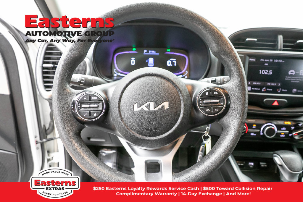 Used 2023 Kia Soul LX FWD image 12