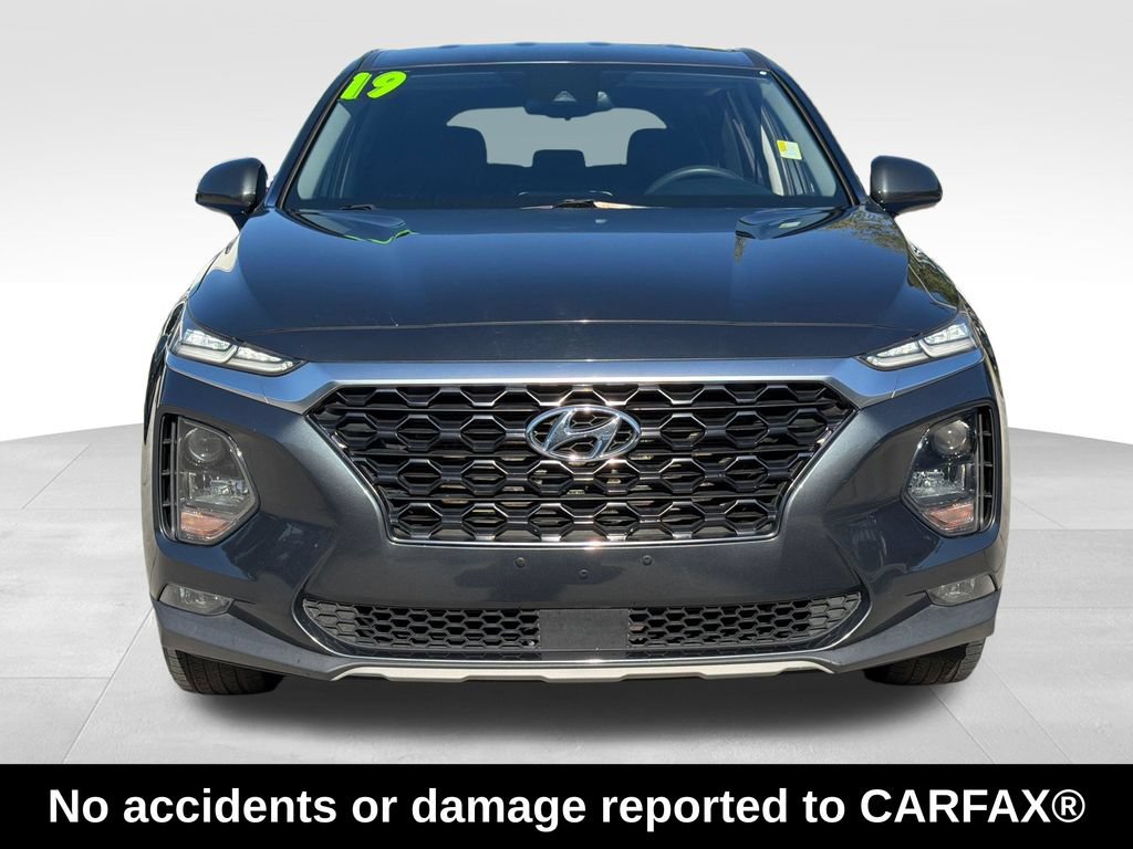 Used 2019 Hyundai Santa Fe SEL FWD image 2