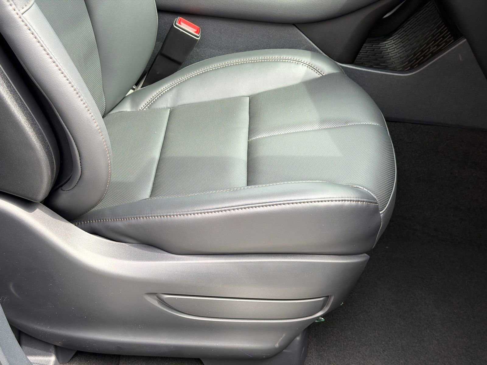 New 2026 Lincoln Aviator AWD image 13