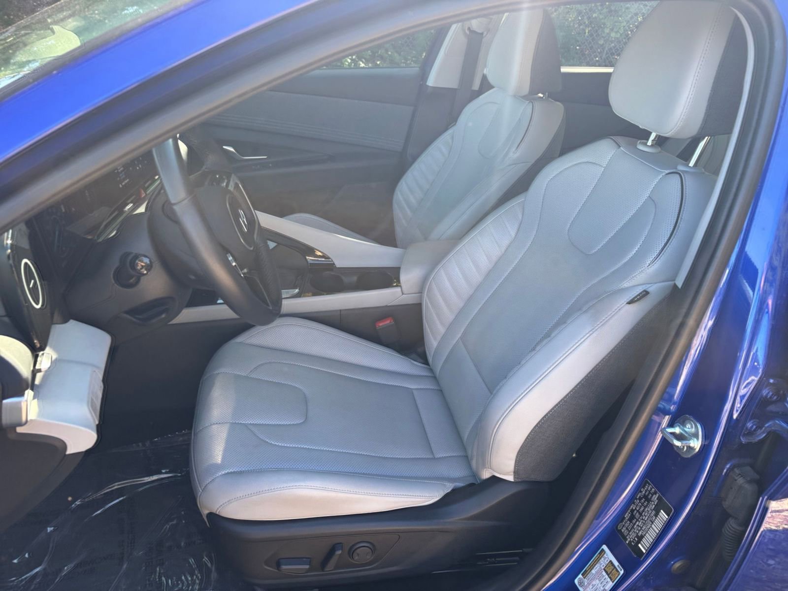 Used 2025 Hyundai Elantra Limited image 36