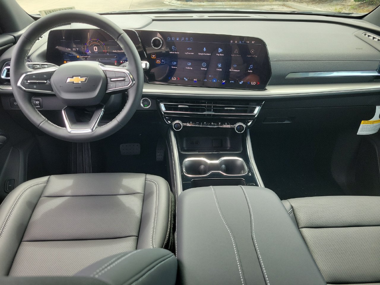 New 2027 Chevrolet Traverse LT w/ Sun and Wheel Package FWD image 12