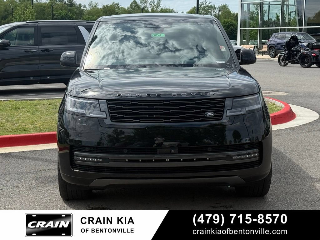 Used 2025 Land Rover Range Rover Long Wheelbase SE AWD/4WD image 2