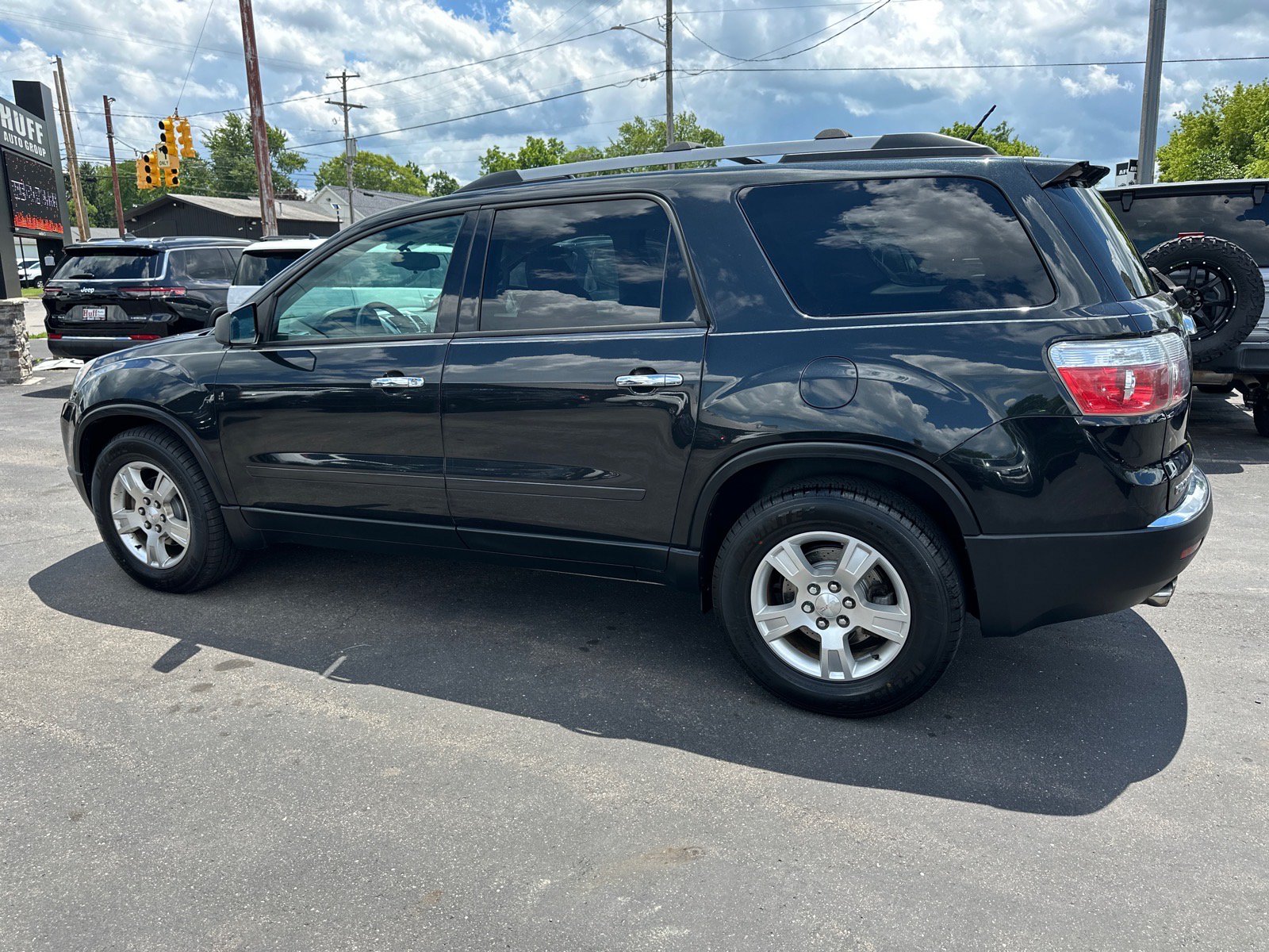 Used 2011 GMC Acadia SL w/ Preferred Package FWD image 8