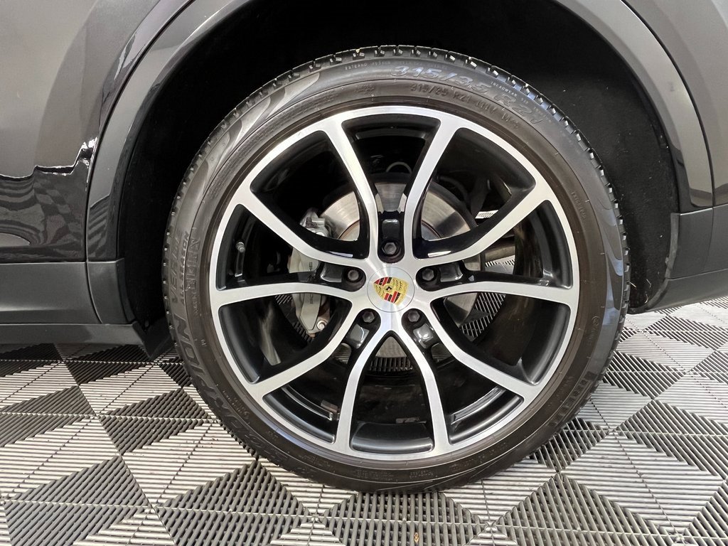 Used 2020 Porsche Cayenne S image 13