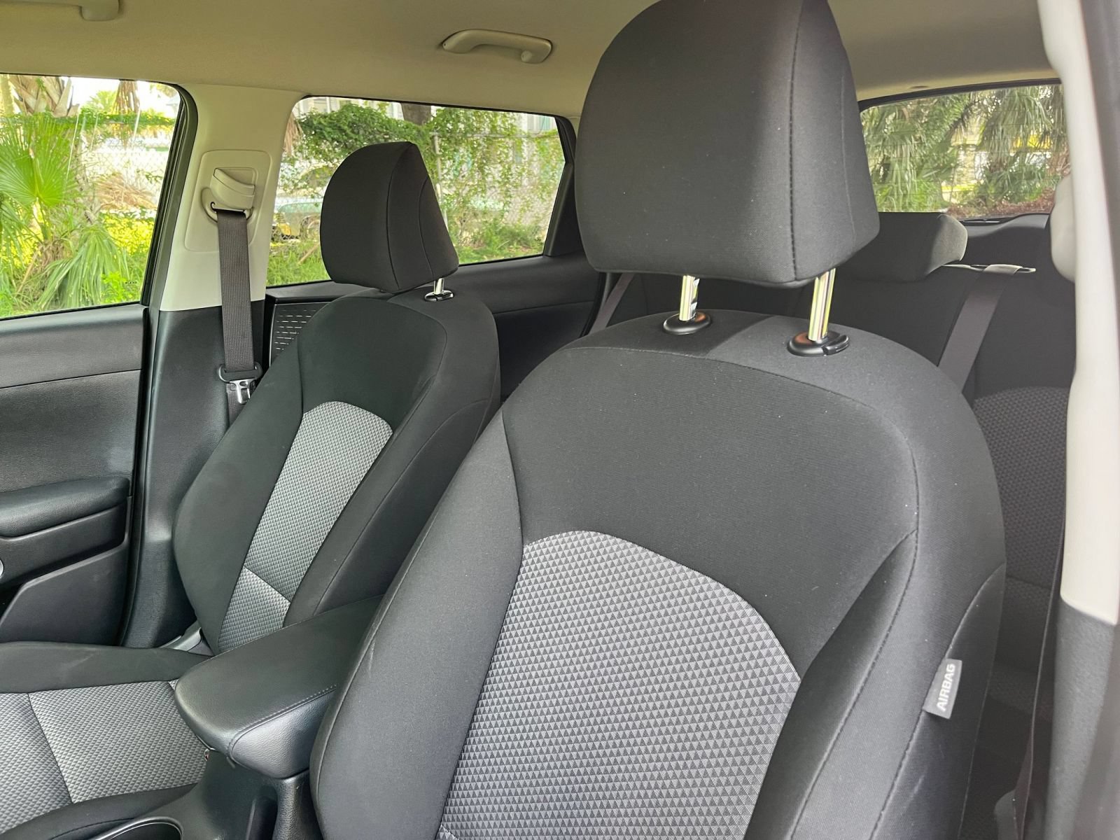 Used 2025 Kia Soul LX w/ LX Technology Package FWD image 34