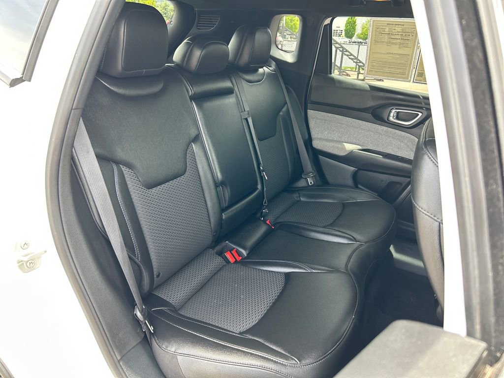 Used 2024 Jeep Compass Latitude AWD/4WD image 19