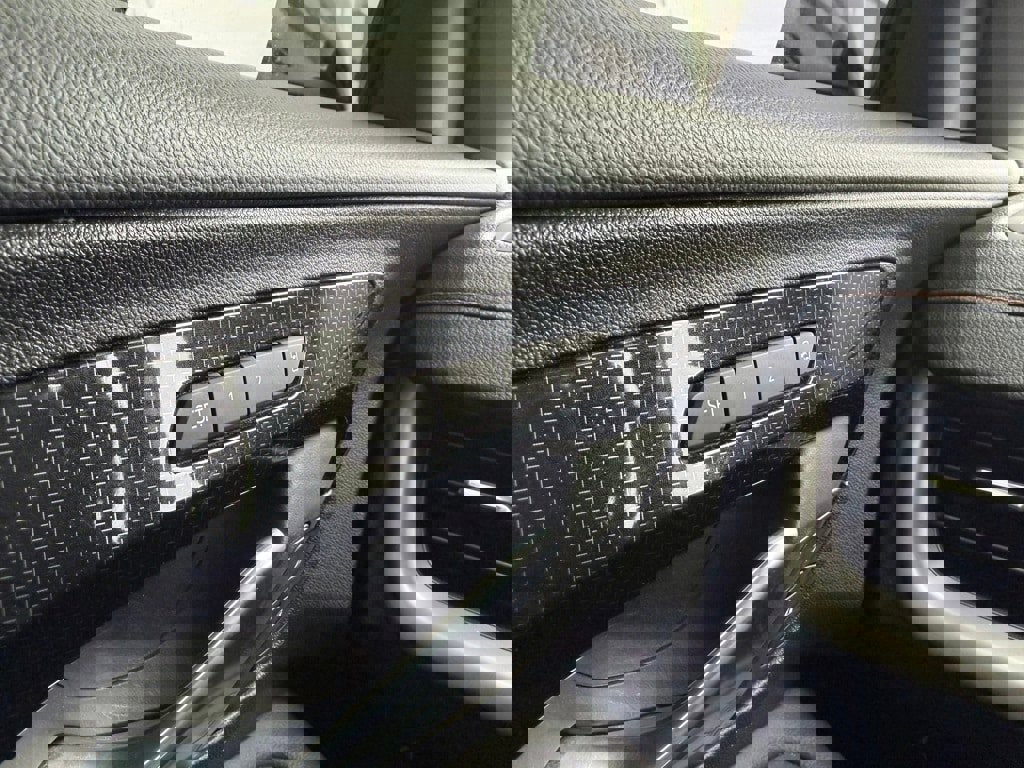 Used 2023 GMC Terrain AT4 image 24