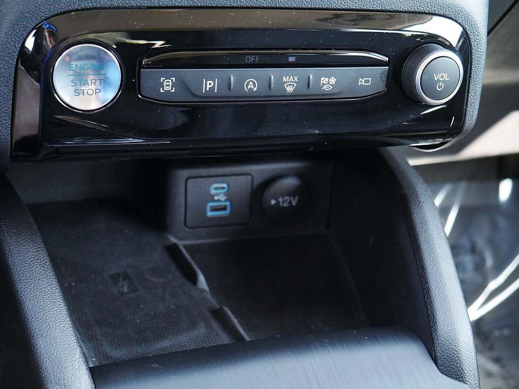 Used 2023 Ford Escape Platinum w/ Premium Technology Package AWD/4WD image 43