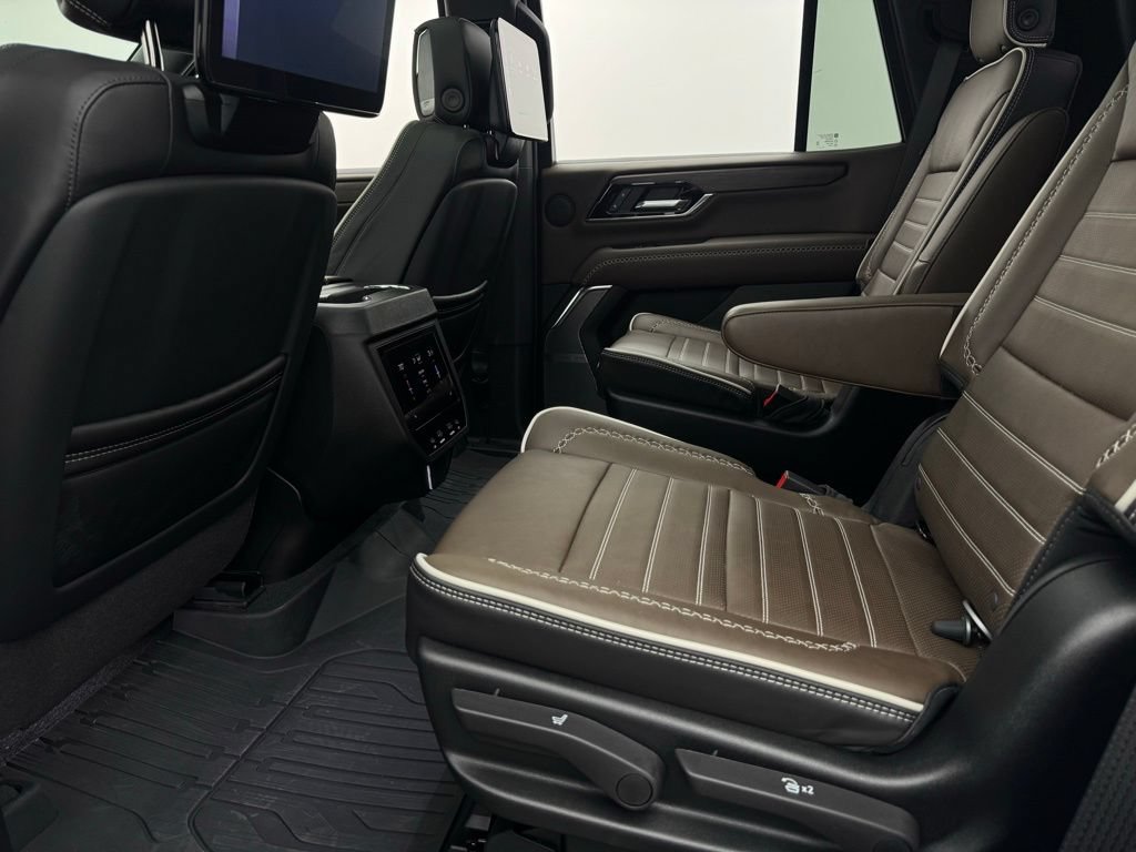Used 2026 GMC Yukon Denali Ultimate AWD/4WD image 54
