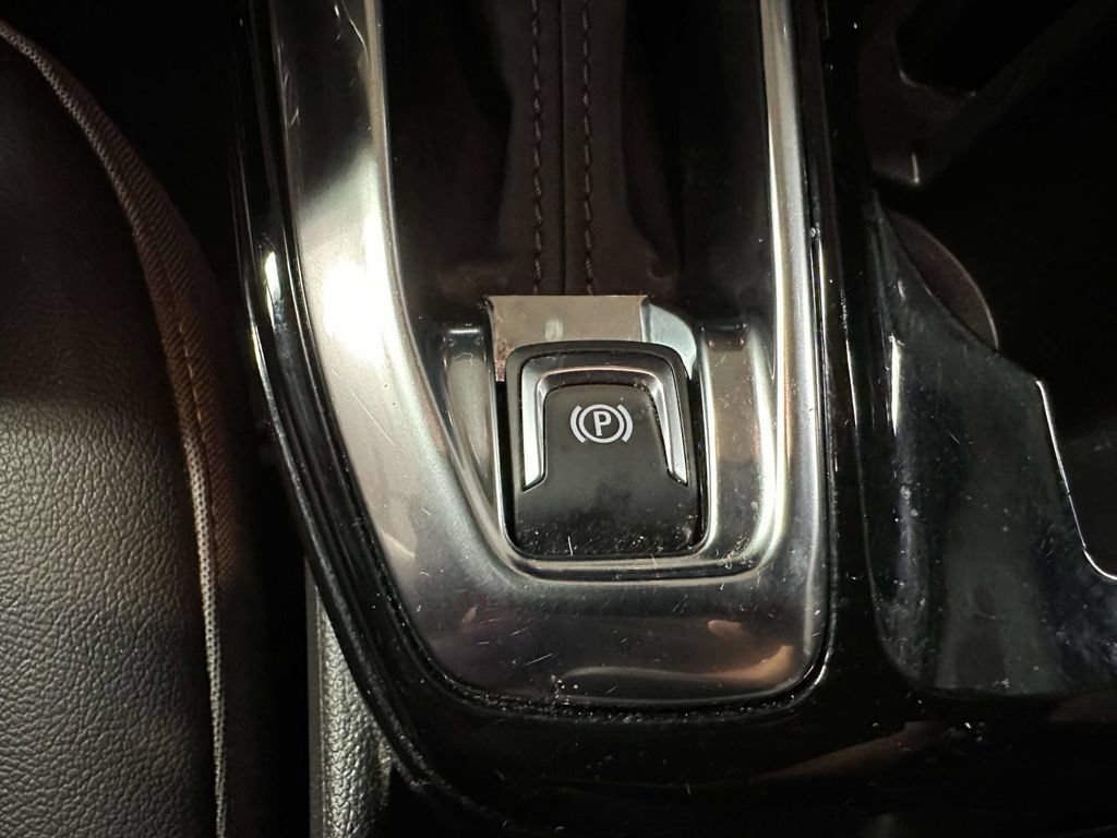Certified 2024 Chevrolet Trax ACTIV w/ Sunroof Package FWD image 27