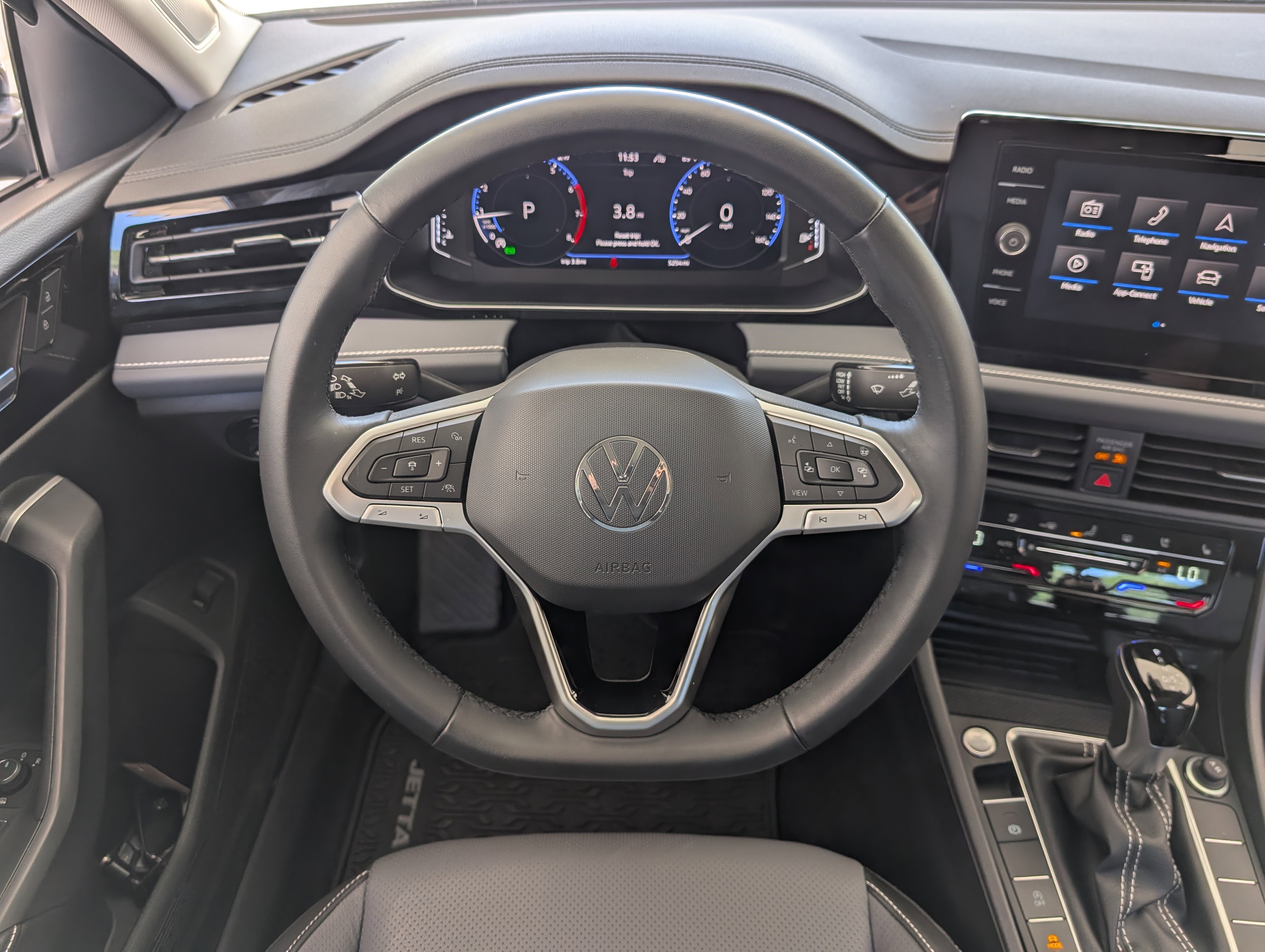 Used 2026 Volkswagen Jetta SEL FWD image 24