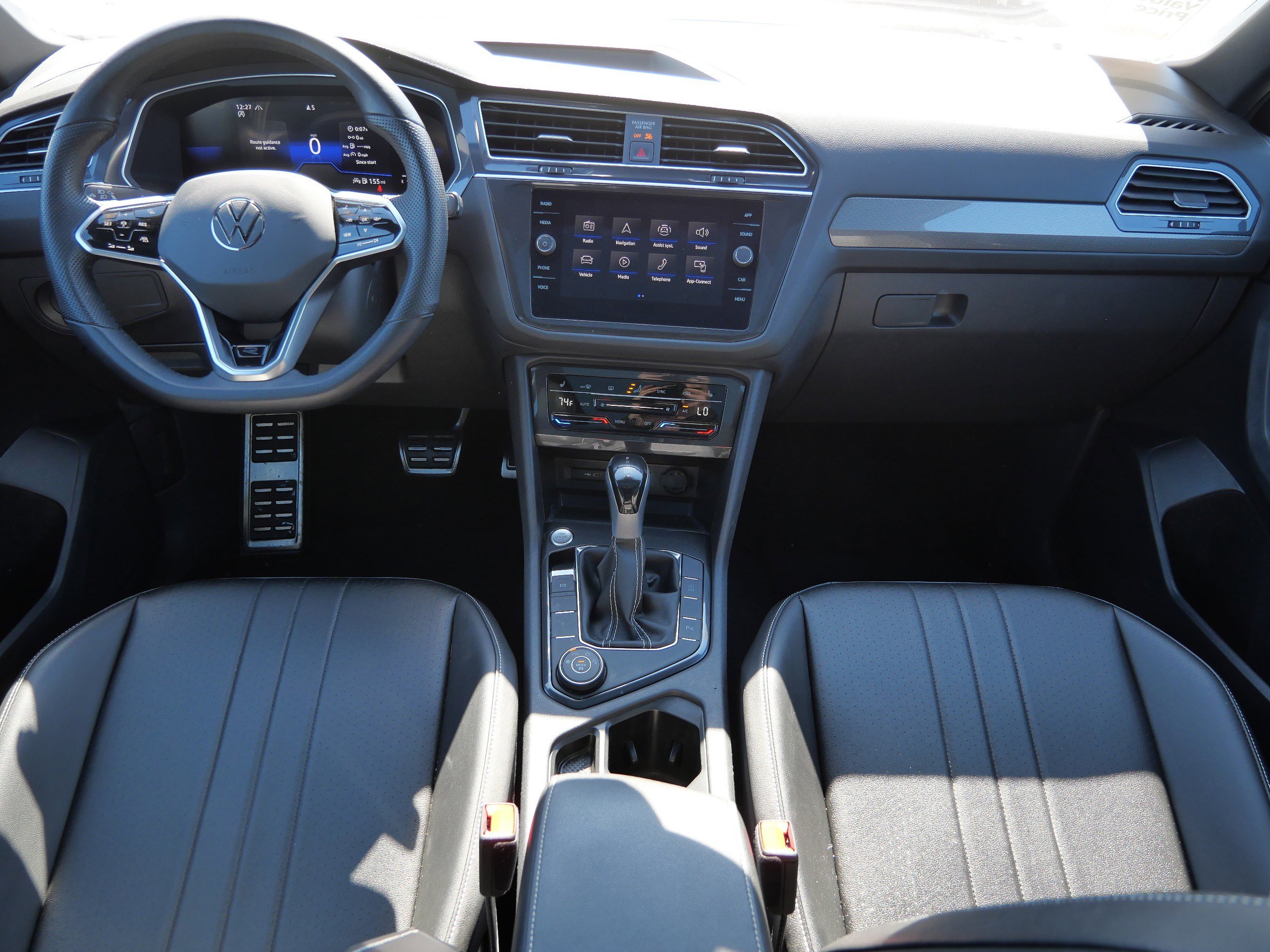 Certified 2023 Volkswagen Tiguan SE R-Line image 10