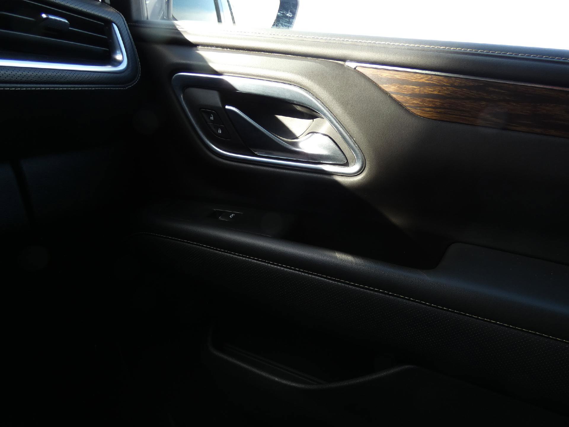 Used 2021 Chevrolet Tahoe Premier AWD/4WD image 25