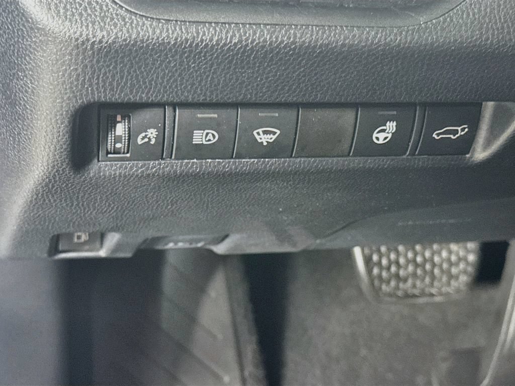 Certified 2020 Toyota RAV4 XLE w/ Convenience Package AWD/4WD image 10