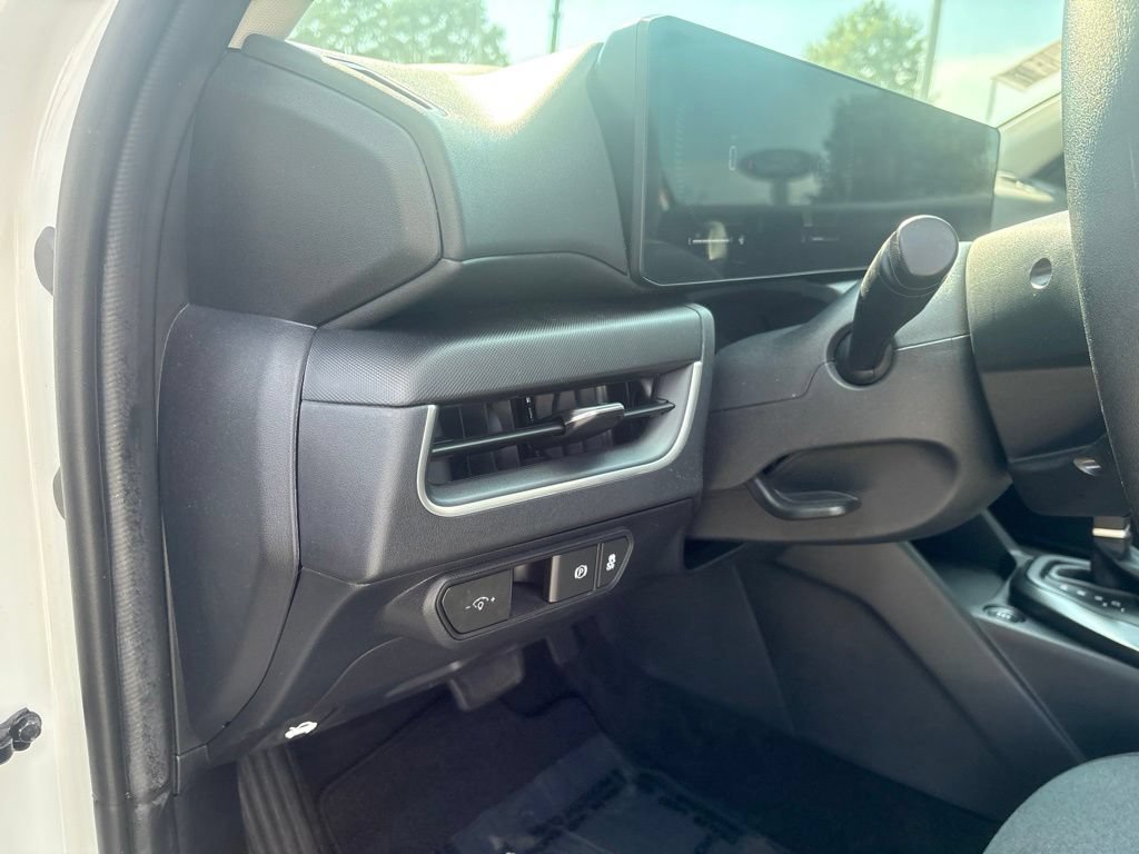 Used 2025 Kia K4 FWD image 26