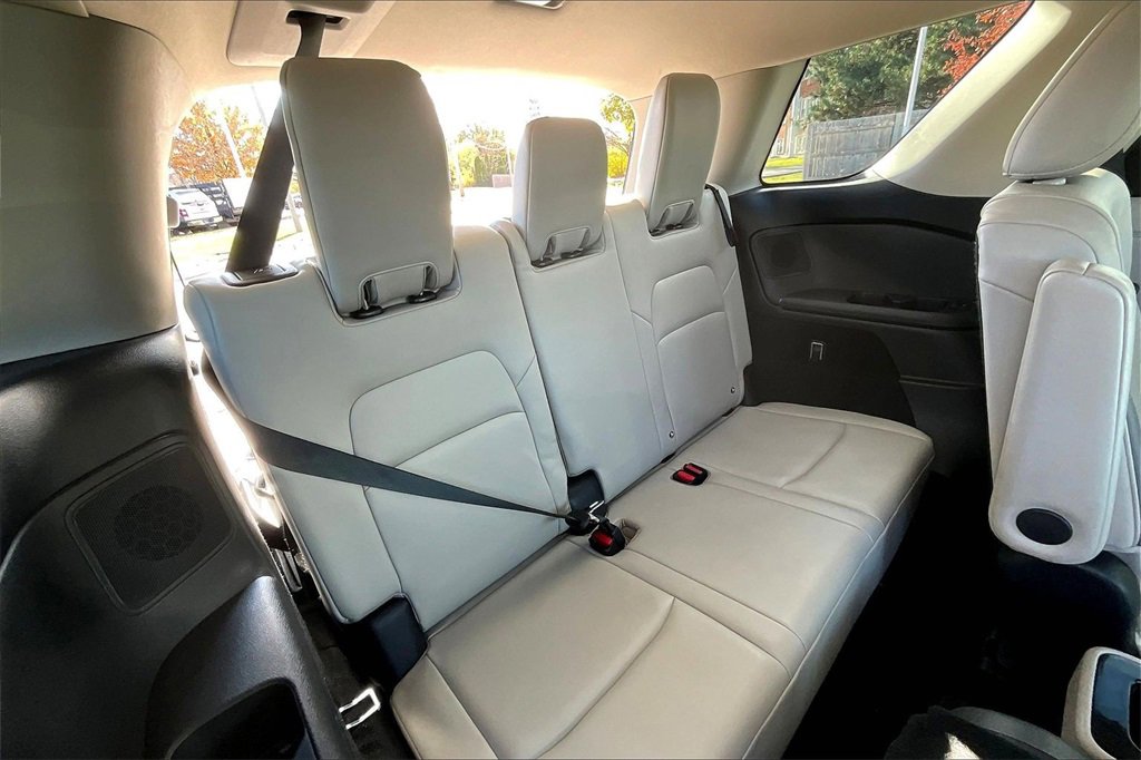 Used 2022 Nissan Pathfinder Platinum w/ Cargo Package image 35