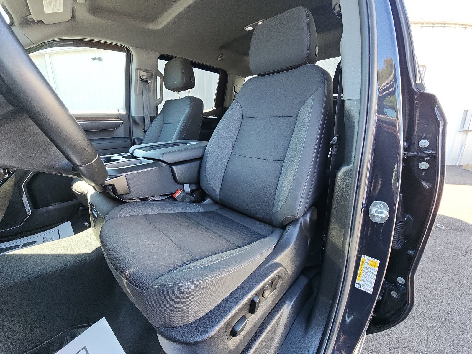 Used 2023 Chevrolet Silverado 1500 LT AWD/4WD image 21