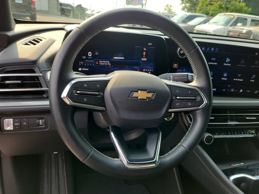 Used 2026 Chevrolet Traverse LT FWD image 28