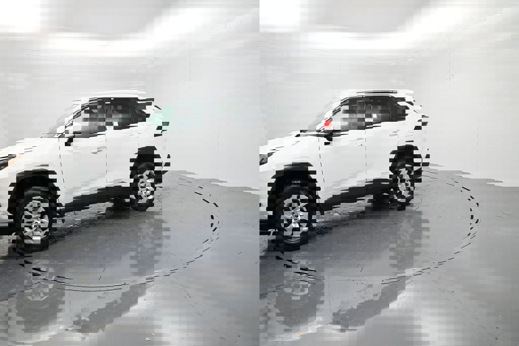 New 2025 Toyota RAV4 LE image 4