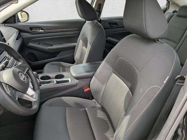 Used 2025 Nissan Altima 2.5 SV image 21