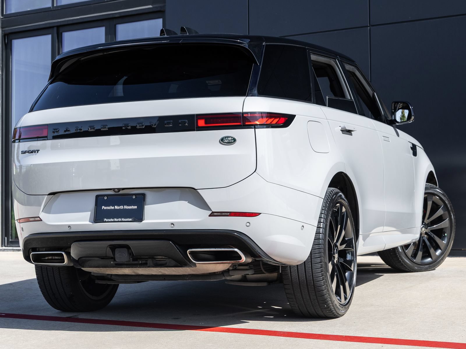 Used 2023 Land Rover Range Rover Sport SE Dynamic AWD/4WD image 8