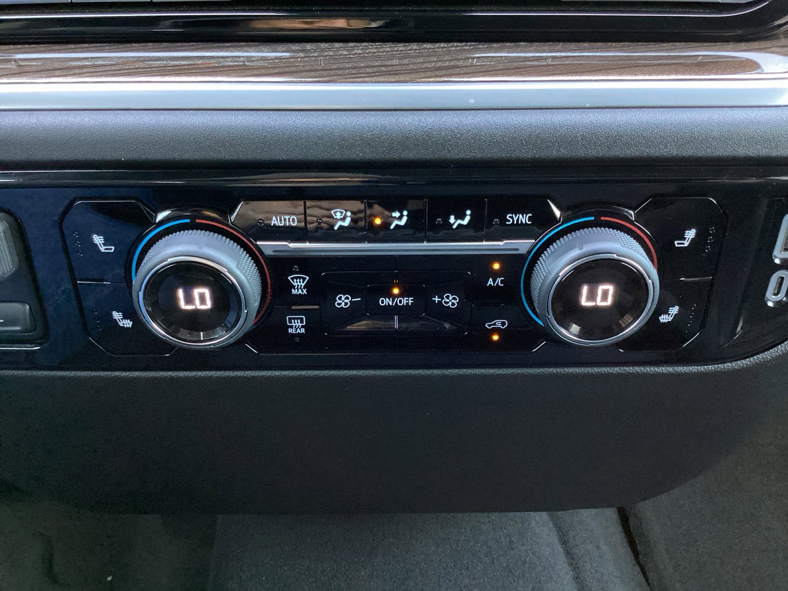 Used 2025 Chevrolet Silverado 1500 LT w/ Z71 Off-Road Package image 25