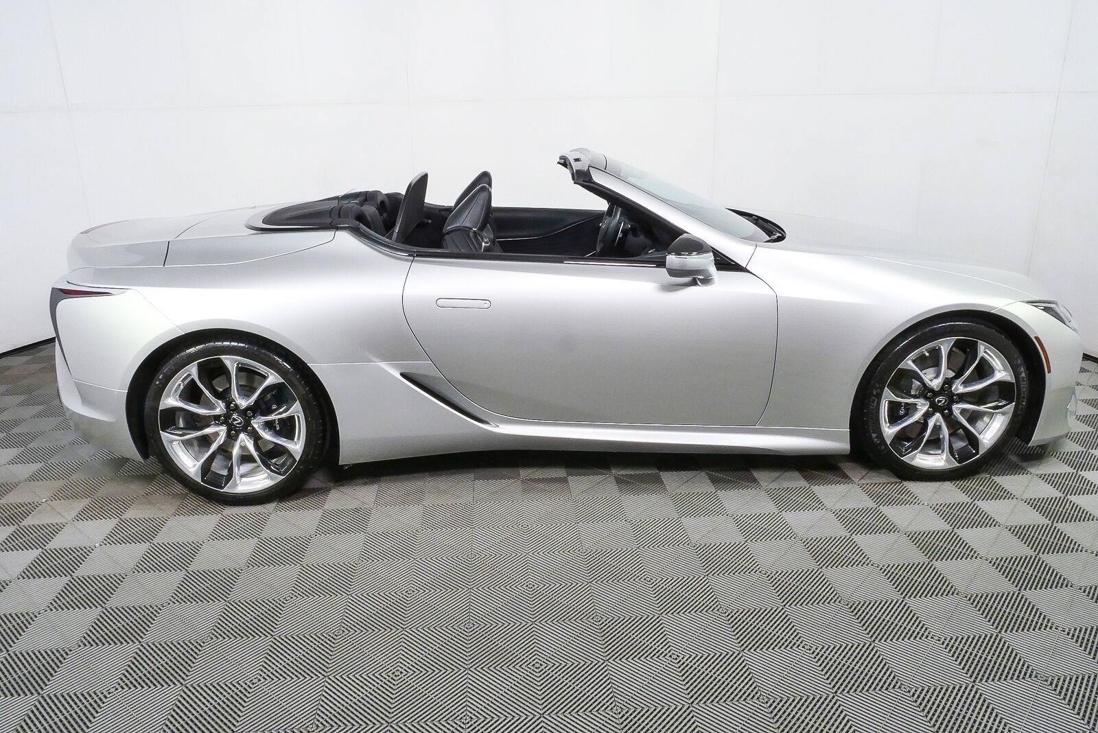 Used 2021 Lexus LC 500 Convertible w/ Touring Package RWD image 25