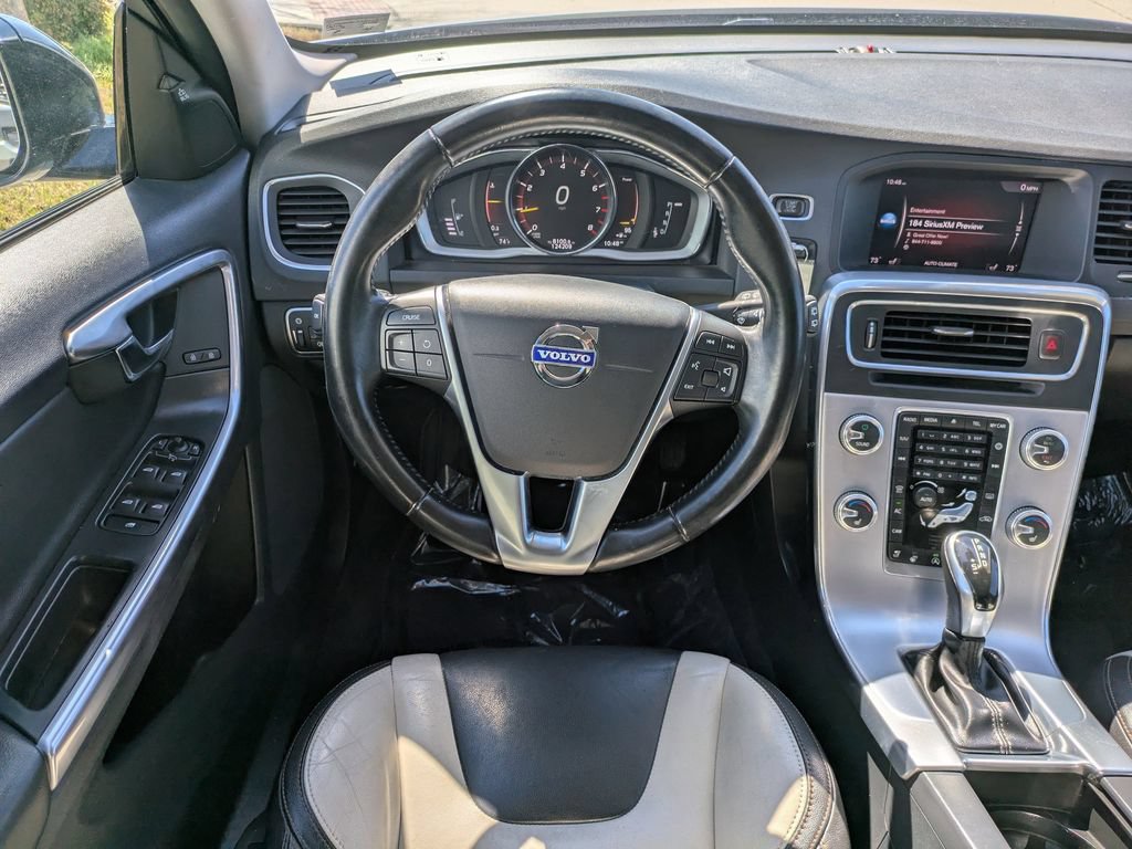 Used 2018 Volvo V60 T5 Cross Country AWD/4WD image 16