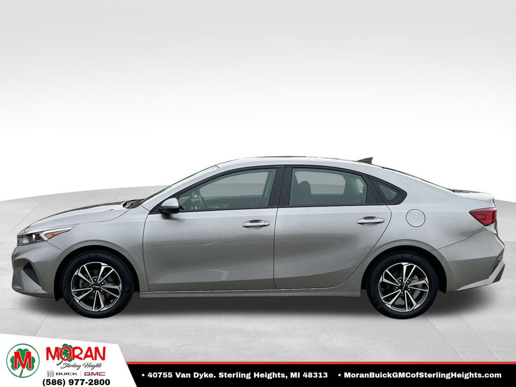 Used 2023 Kia Forte LXS FWD image 2
