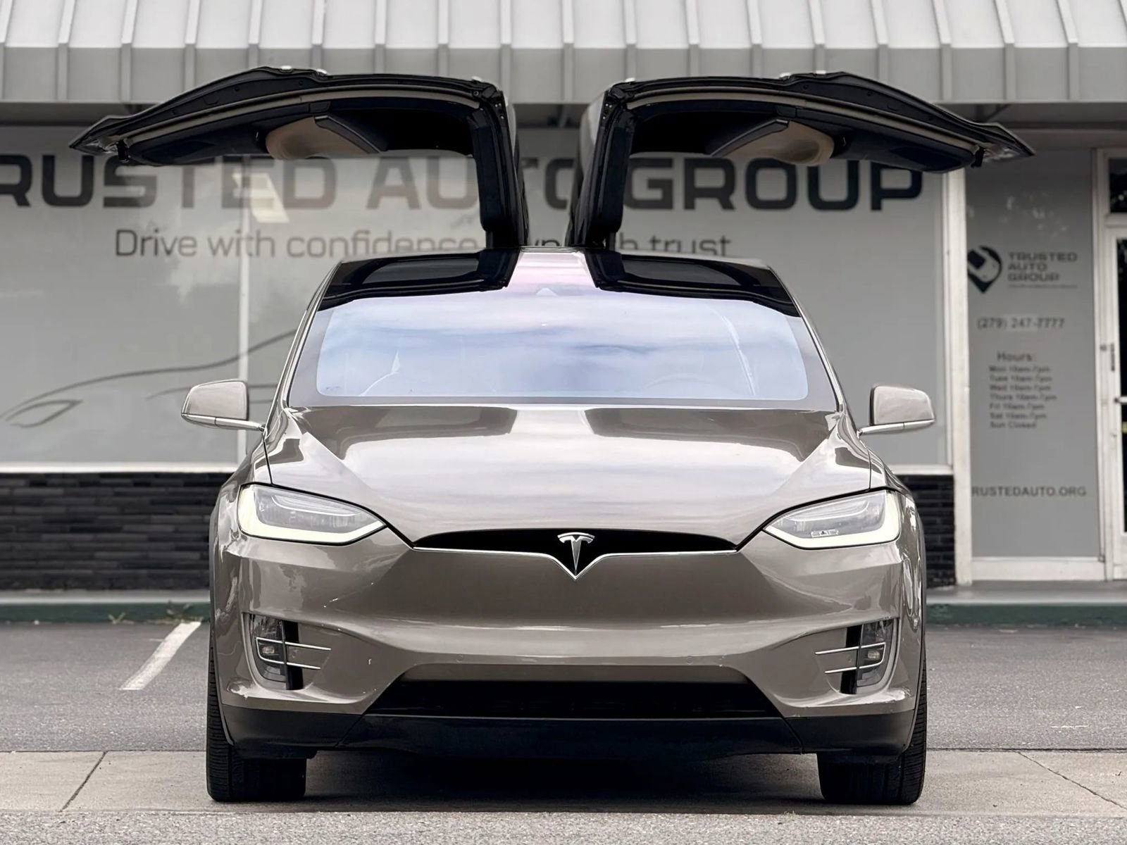 Used 2016 Tesla Model X 90D AWD/4WD image 3
