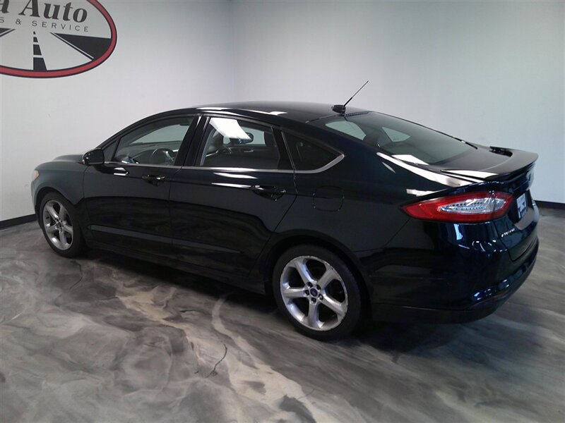 Used 2014 Ford Fusion SE w/ Equipment Group 201A image 12