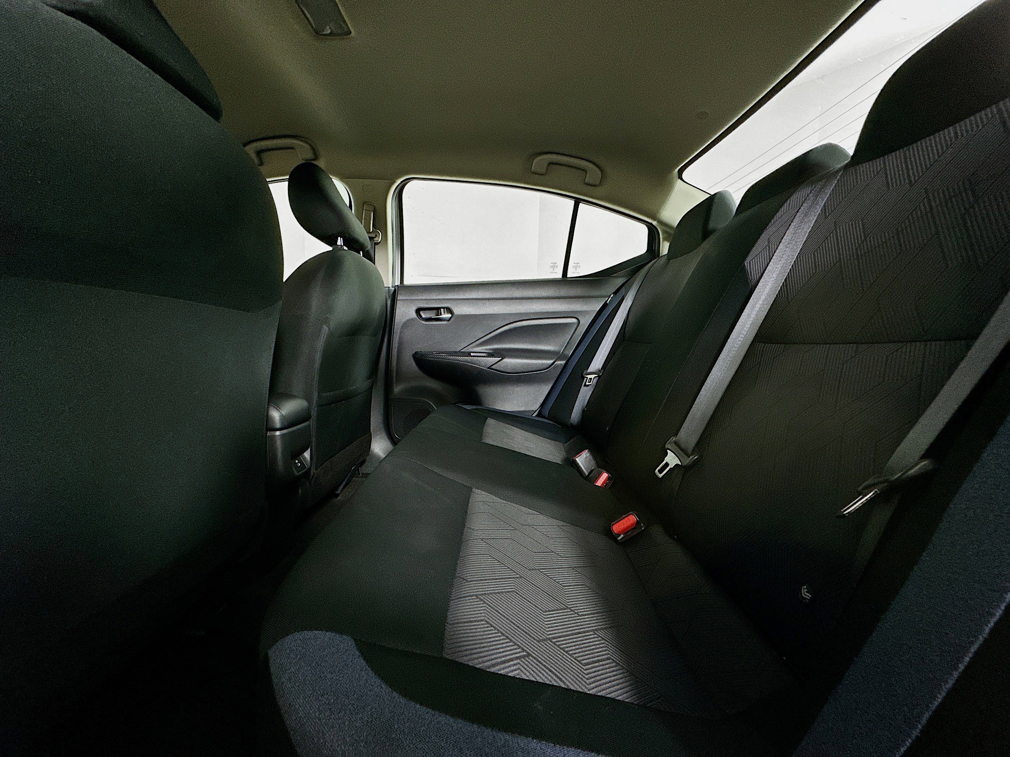 Used 2023 Nissan Versa SV image 26