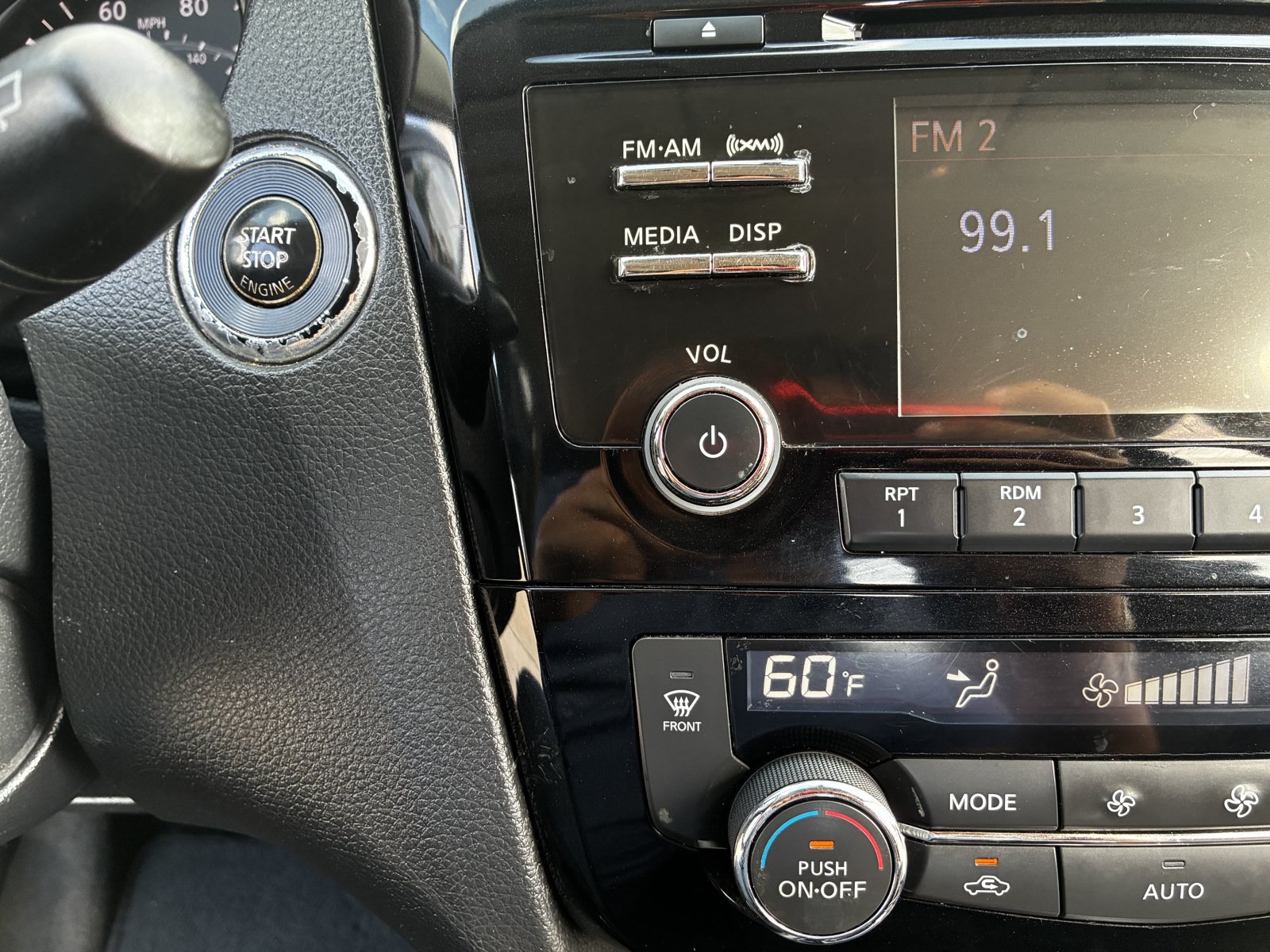 Used 2017 Nissan Rogue SV AWD/4WD image 37