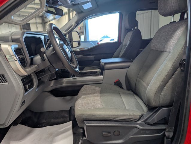 Used 2023 Ford F250 XLT w/ XLT Premium Package AWD/4WD image 17