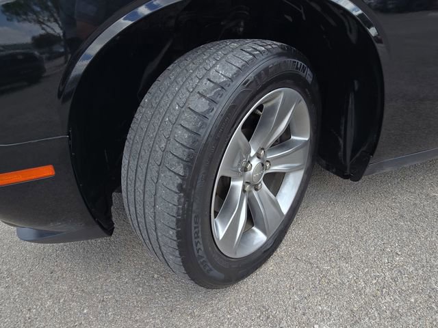 Used 2019 Dodge Challenger SXT image 31
