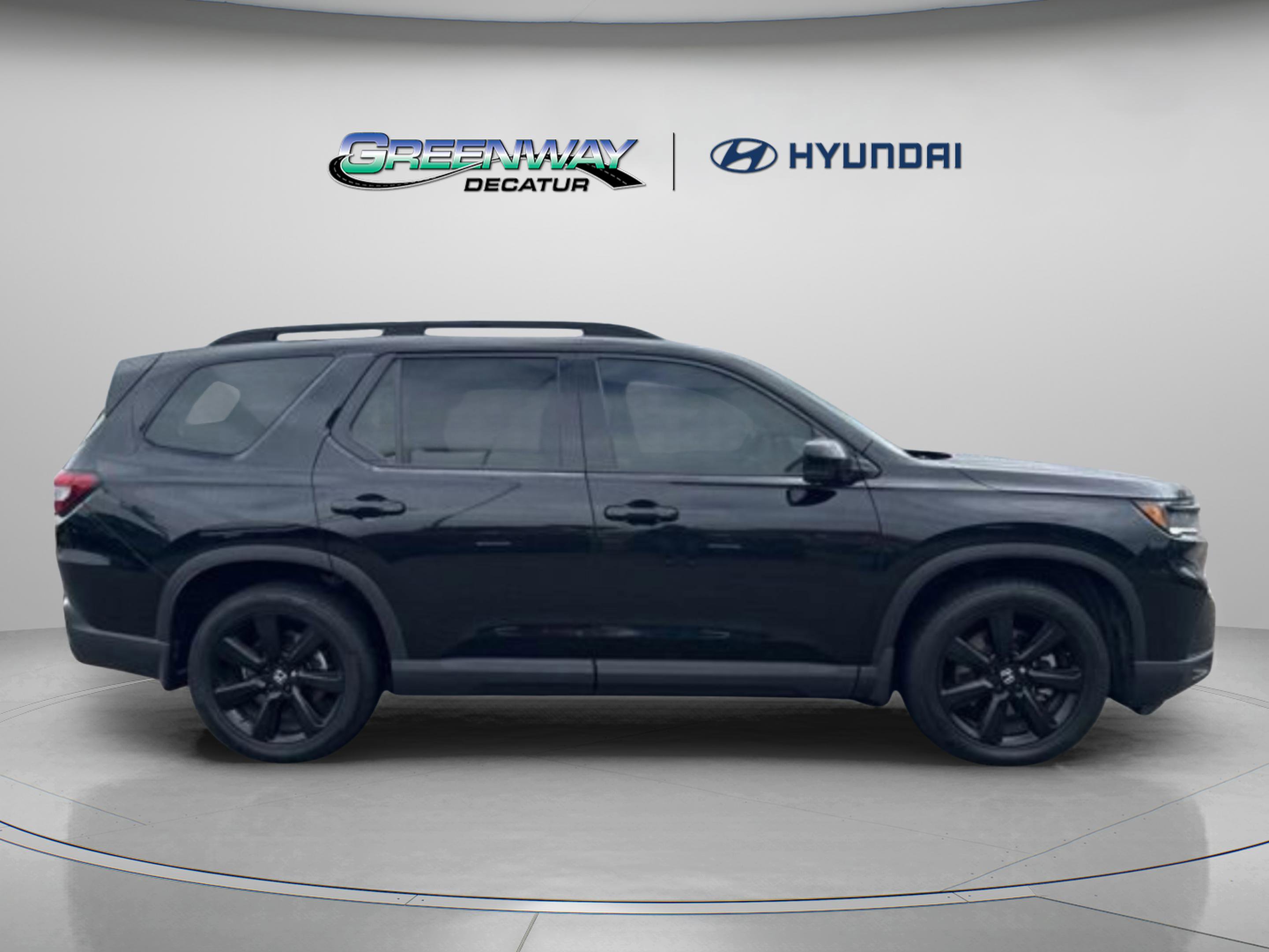Used 2025 Honda Pilot Black Edition image 10