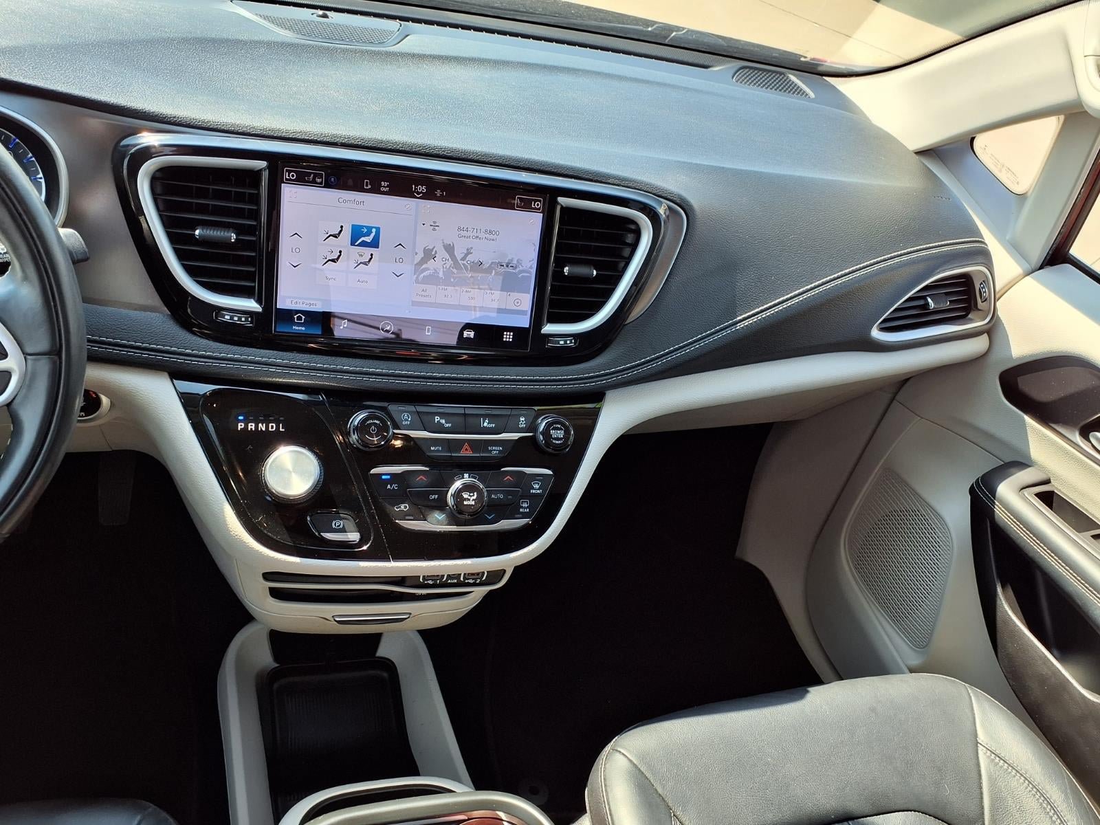 Certified 2022 Chrysler Pacifica Touring-L AWD/4WD image 3