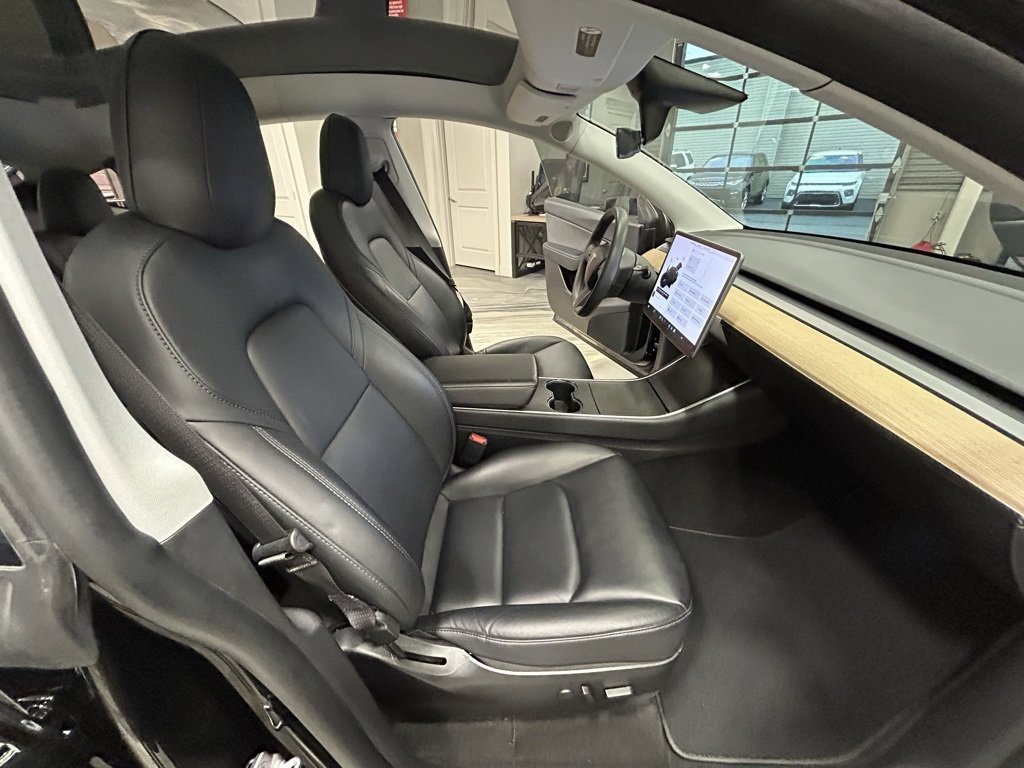 Used 2020 Tesla Model Y Long Range image 37