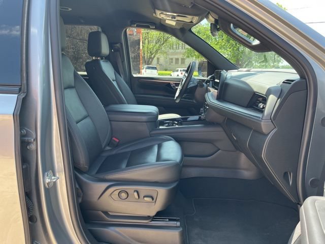 Used 2025 Chevrolet Tahoe Z71 AWD/4WD image 21