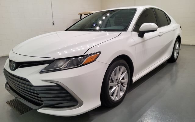 Used 2024 Toyota Camry LE FWD image 3