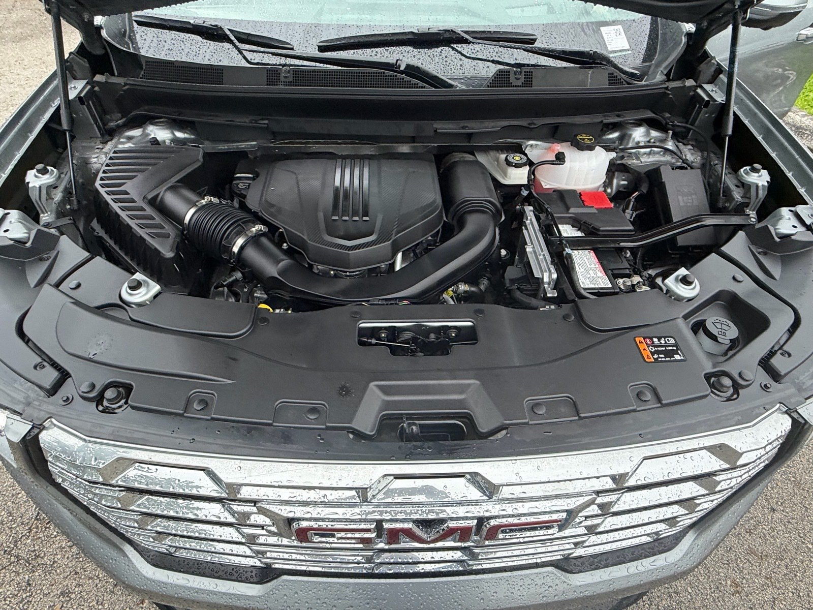 Used 2024 GMC Acadia Denali FWD image 24