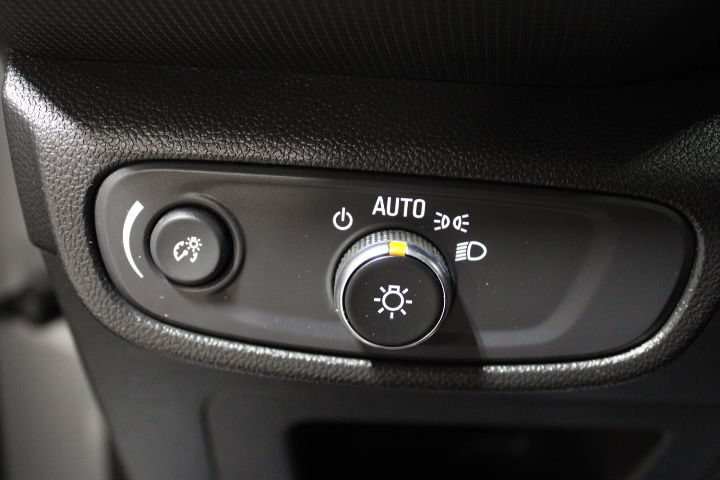 Used 2023 Chevrolet TrailBlazer LS FWD image 40