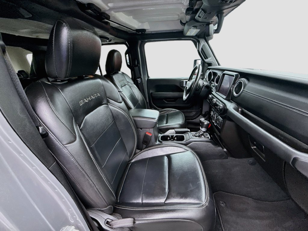 Used 2022 Jeep Wrangler Unlimited Sahara AWD/4WD image 33