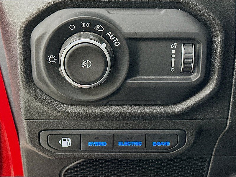 Used 2024 Jeep Wrangler Unlimited w/ Convenience Group AWD/4WD image 10