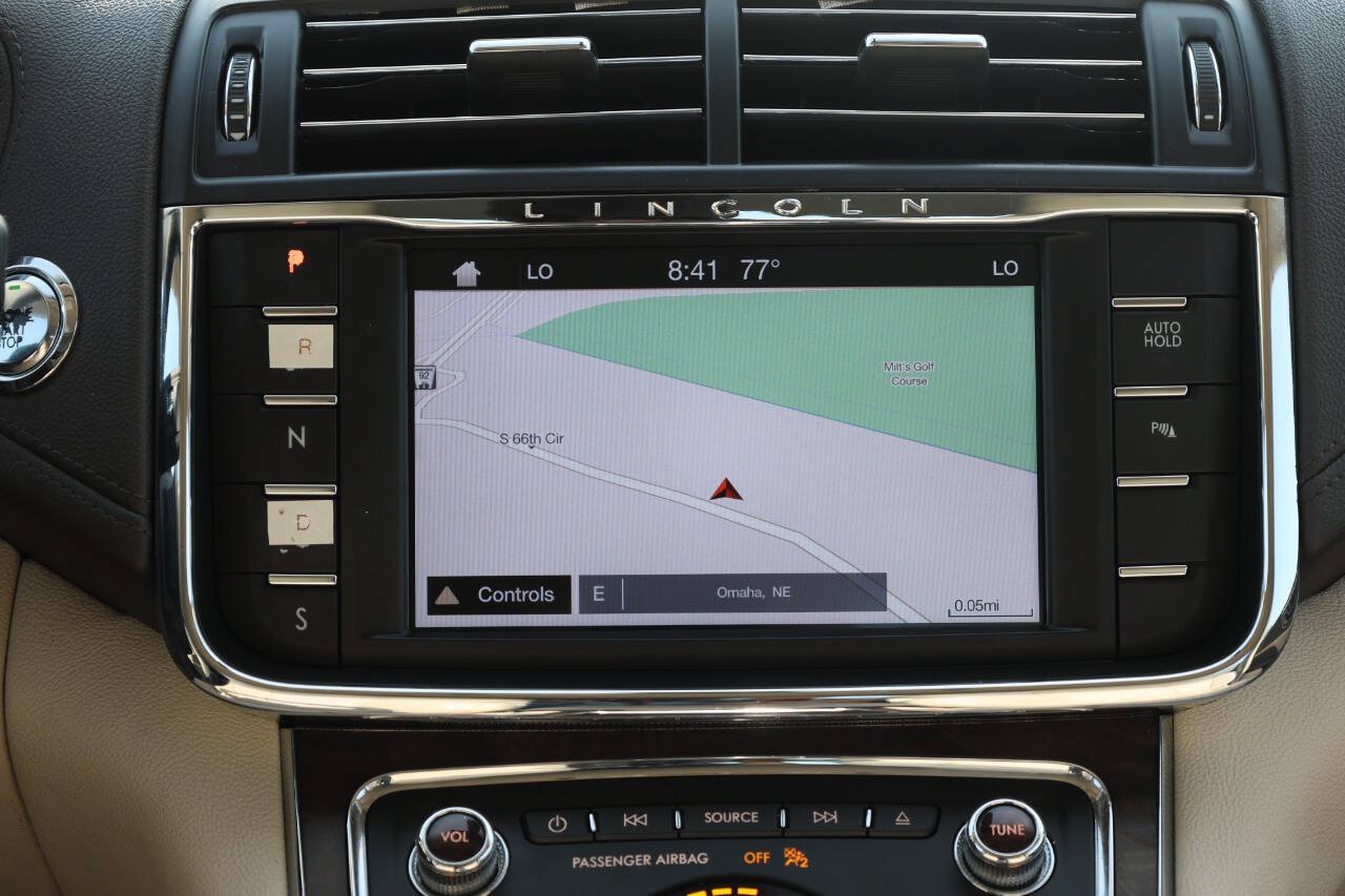 Used 2017 Lincoln Continental Select FWD image 20